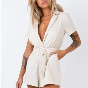 Turn playsuit beige